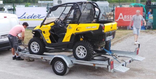 1300 kg autotransporter met enkele as