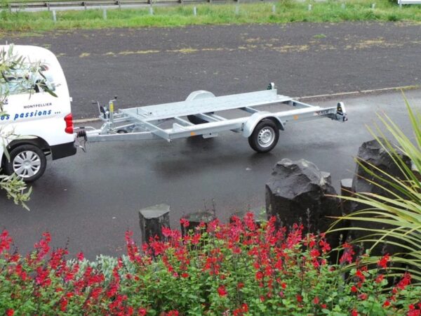 1300 kg autotransporter met enkele as