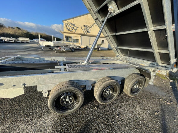 Saris K3 406 x 204 drieassige kipperoplegger, 3500 kg, met remmen en bladveerophanging