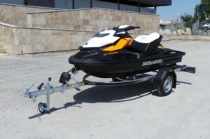 Transporteur van jetski's met grote capaciteit