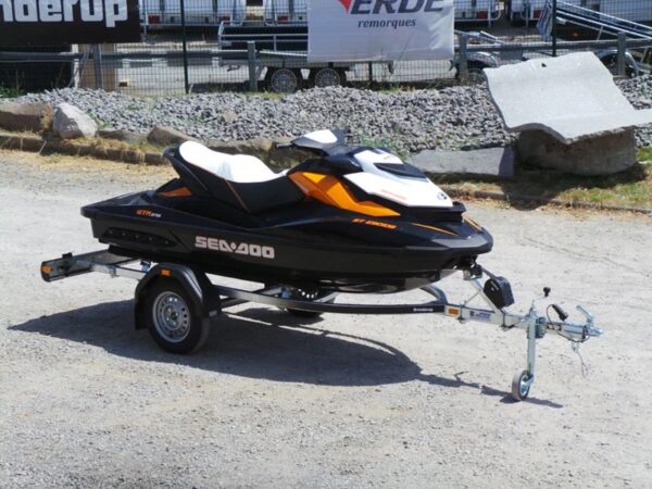 000888 Transporteur van jetski's met grote capaciteit