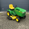 John Deere 320 zitmaaier