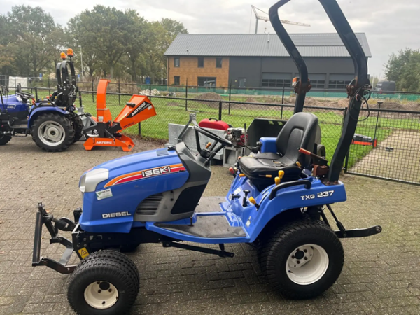 ISEKI TXG 237 incl. frontschuif