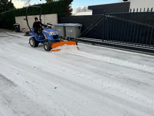 ISEKI TXG 237 incl. frontschuif