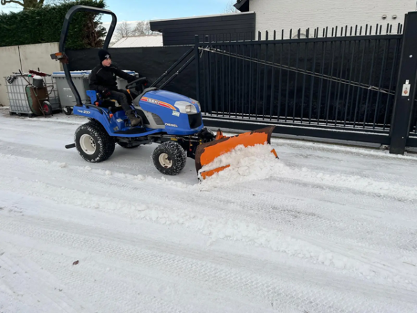 ISEKI TXG 237 incl. frontschuif