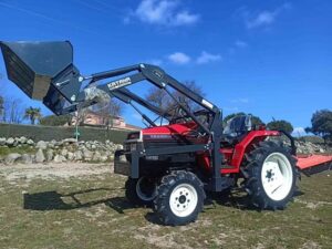 Yanmar F175 minitractor met schep