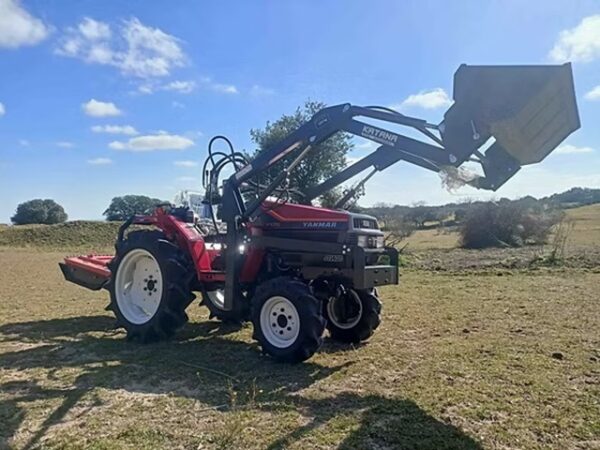 Yanmar F175 minitractor met schep