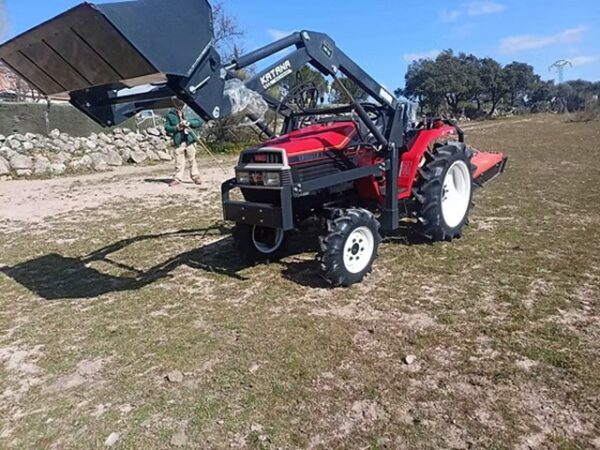 Yanmar F175 minitractor met schep