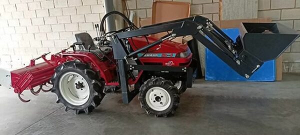 Yanmar KE 4 minitractor met schep