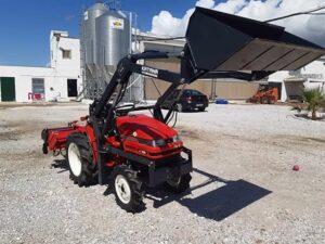 Mitsubishi MT 155 minitractor met voorlader