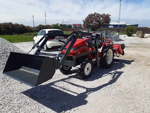 Z555 Mitsubishi MT 155 minitractor met voorlader